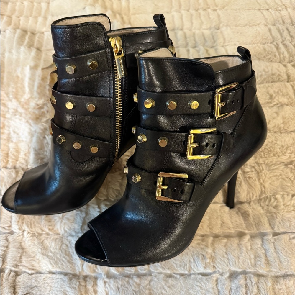 CLOSET CLEANOUT SALE Michael Kors Black Gold Studded ankle booties open toe sz 9 - Picture 3 of 5